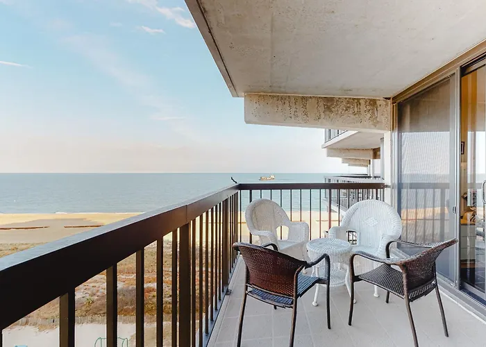 Apartment Sea Watcher